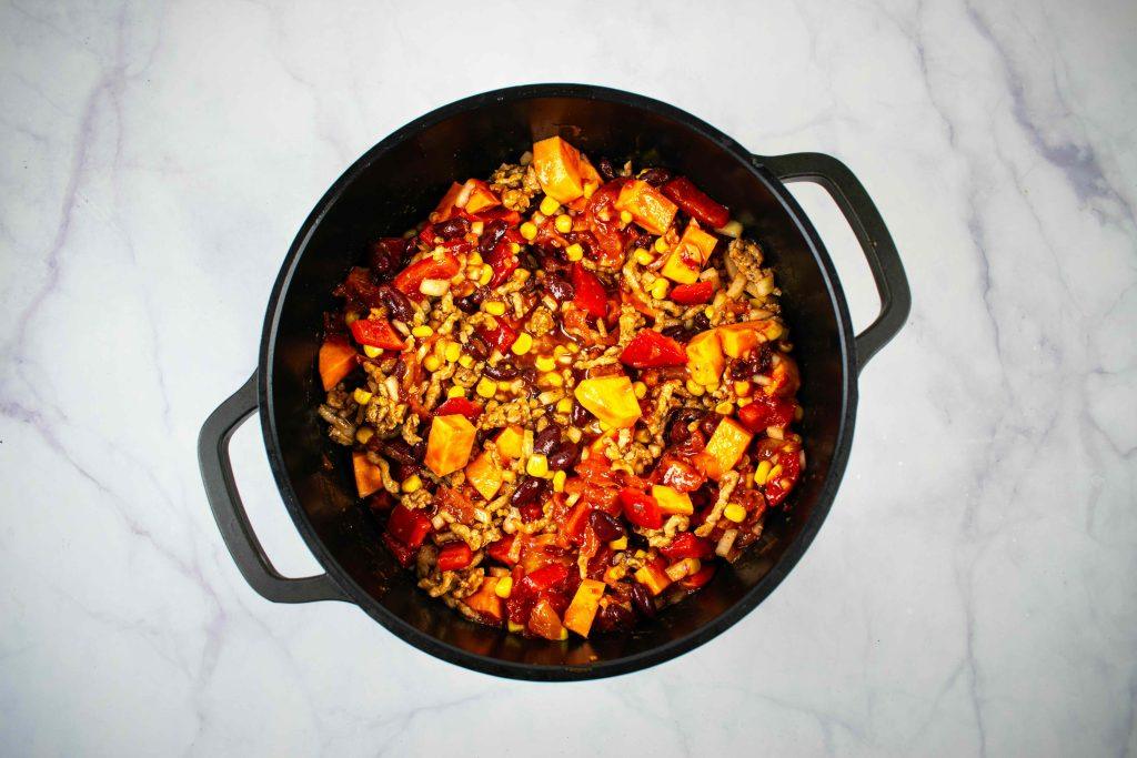 Maltos kalakutienos troškinys. Išmaišyta