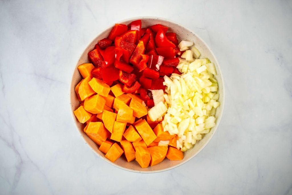 Maltos kalakutienos troškinys. Pjaustytos daržovės