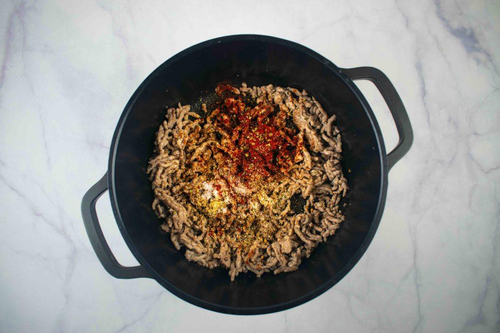 Maltos kalakutienos troškinys. Prieskoniai