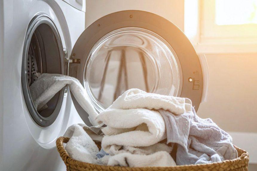 Actas skalbimui: kvapų šalinimas ir audinių atnaujinimas