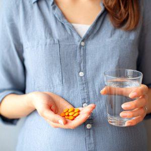 Ar besilaikant dietos reikia vartoti vitaminus: specialistų nuomonė