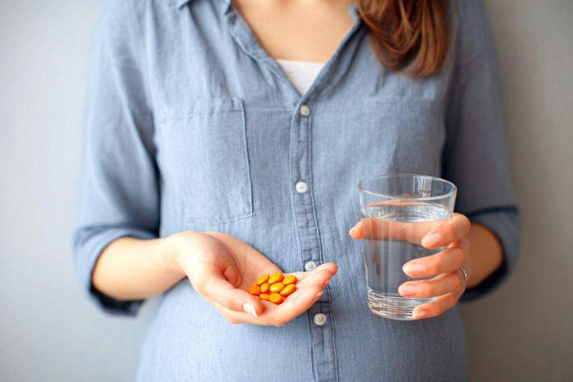 Ar besilaikant dietos reikia vartoti vitaminus: specialistų nuomonė