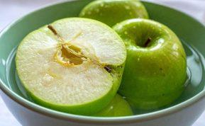 Ar esate bandę mirkytus obuolius? Štai lengvas receptas!