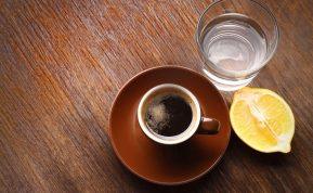 Ar pavyks numesti svorio, jei kasdien gersite kavą su citrina?