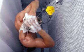 Ar smalsu, kodėl prausiantis po dušu kyla nuostabių idėjų?