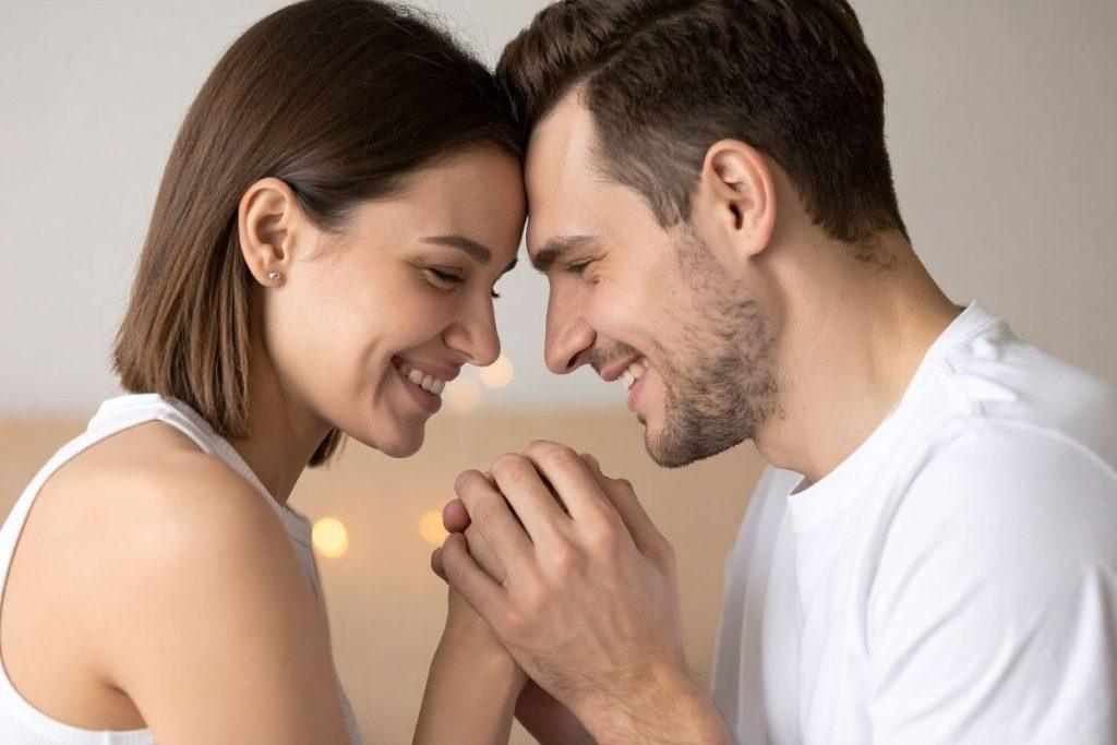 Ar sutikote jums skirtą žmogų? Ženklai, kaip atpažinti tą vienintelį. Iškalbinga tyla