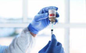 Ar vakcinuoti nuo COVID-19 buvo „bandomieji triušiai“? Austrų pasisakymas Europos Komisijos vardu