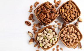 Ar žinojote, kad riešutų mirkymas vandenyje gali padidinti jų naudą?