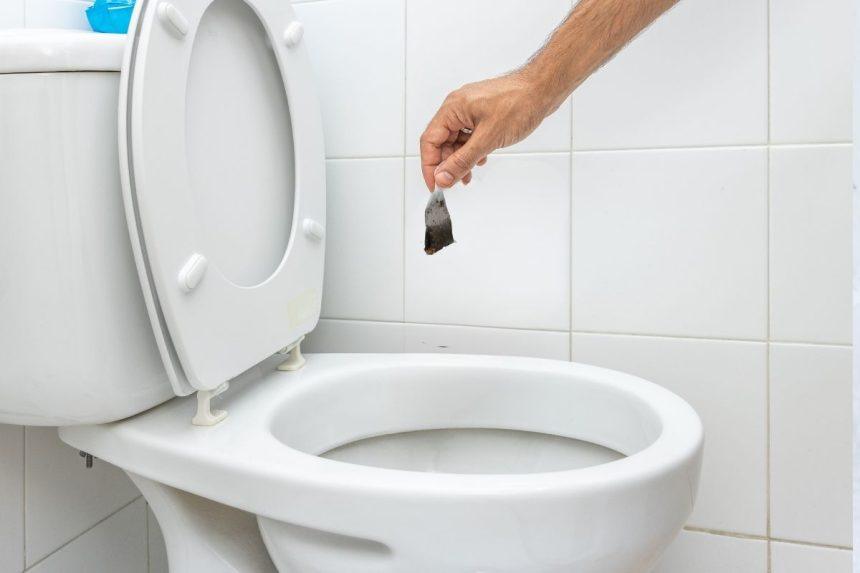 Arbatos maišeliai klozete: paprastas triukas, kuris pašalina kalkes ir nešvarumus