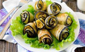 Baklažanų ritinėliai su sūriu ir česnaku. Užkandis kiekvienai progai!