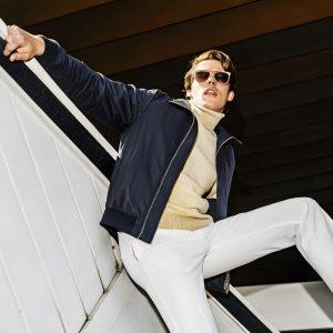 Balti drabužiai – ne tik vasarai: kaip stilingai dėvėti baltas kelnes rudenį ir žiemą