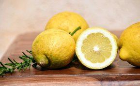 Citrinos žievelės niekada neišmetu. Dedu į šaldytuvą ant vidurinės lentynos