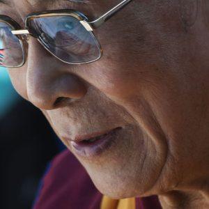 Dalai Lamos paklausė, kas jį labiausiai stebina (atsakymas priverčia stabtelėti ir susimąstyti)