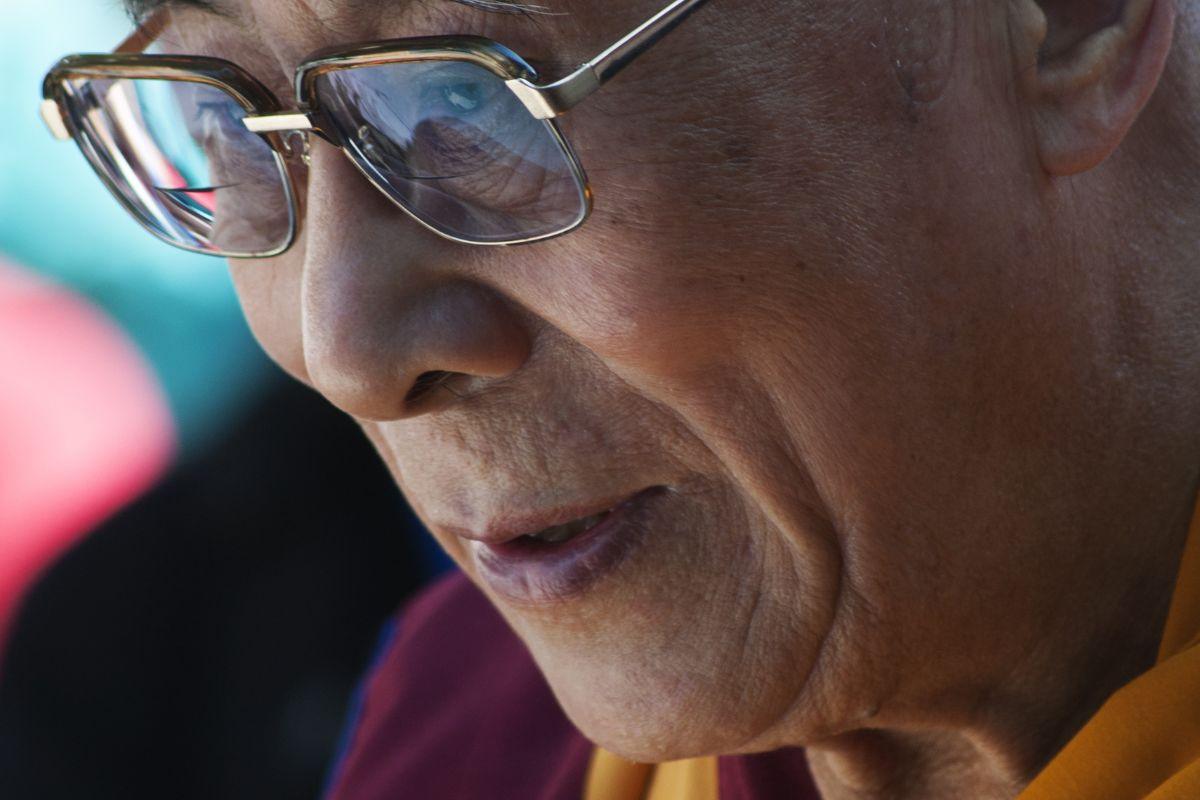 Dalai Lamos paklausė, kas jį labiausiai stebina (atsakymas priverčia stabtelėti ir susimąstyti)