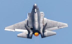 Dar viena Europos šalis keičia keturis dešimtmečius tarnavusius F-16 į F-35. Naujas saugumo garantas Ukrainai