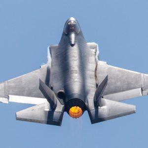 Dar viena Europos šalis keičia keturis dešimtmečius tarnavusius F-16 į F-35. Naujas saugumo garantas Ukrainai
