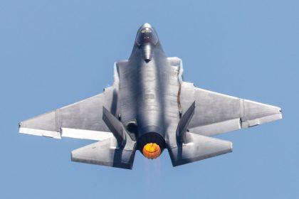 Dar viena Europos šalis keičia keturis dešimtmečius tarnavusius F-16 į F-35. Naujas saugumo garantas Ukrainai