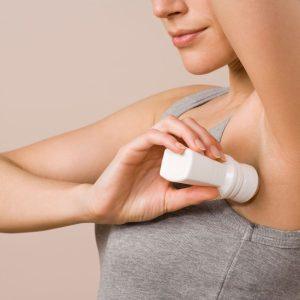 Daugelis žmonių vis dar neteisingai naudoja antiperspirantą. Dėl to jis tampa mažiau veiksmingas