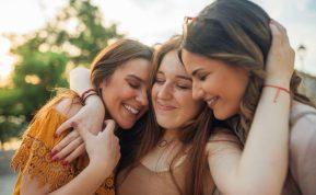 Ekstrasensė įvardijo 5 labiausiai atsidavusius draugus pagal Zodiako ženklą