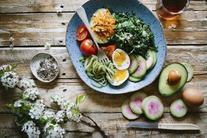 Gastroenterologas atskleidė, kaip maitinasi nesenstantys žmonės