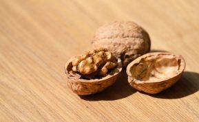 Graikiniai riešutai. Kaip juos atidaryti ir nepažeisti branduolio?