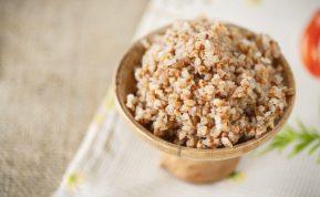 Grikių košė, kuri iš lėkštės dings tiesiog žaibišku greičiu: išbandykite ir įsitikinsite patys