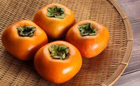 Gydytoja perspėjo apie neprinokusių persimonų pavojų