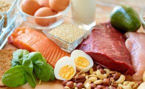 Gydytojas urologas papasakojo apie baltyminės dietos pavojus