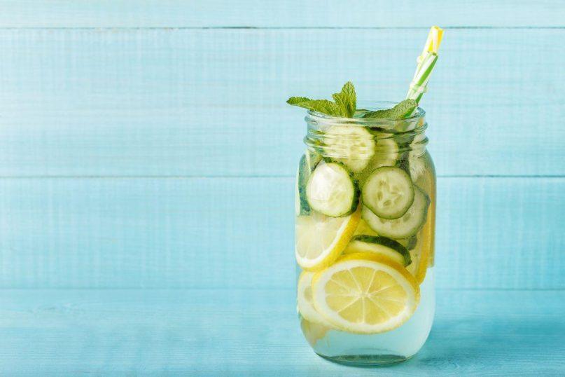 Ingredientai, kuriuos reikia įdėti į vandenį, kad pagreitėtų medžiagų apykaita