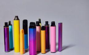 Išvardino sunkiausias elektroninių rūkalų rūkymo pasekmes