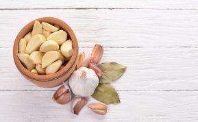 Jei jums daugiau nei 30 metų, pats laikas pradėti dažniau valgyti česnakus