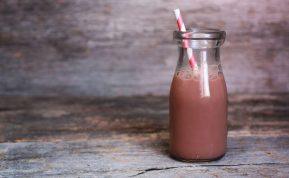 Juodojo šokolado pienas: Natūralus energijos šaltinis sprinto našumui gerinti