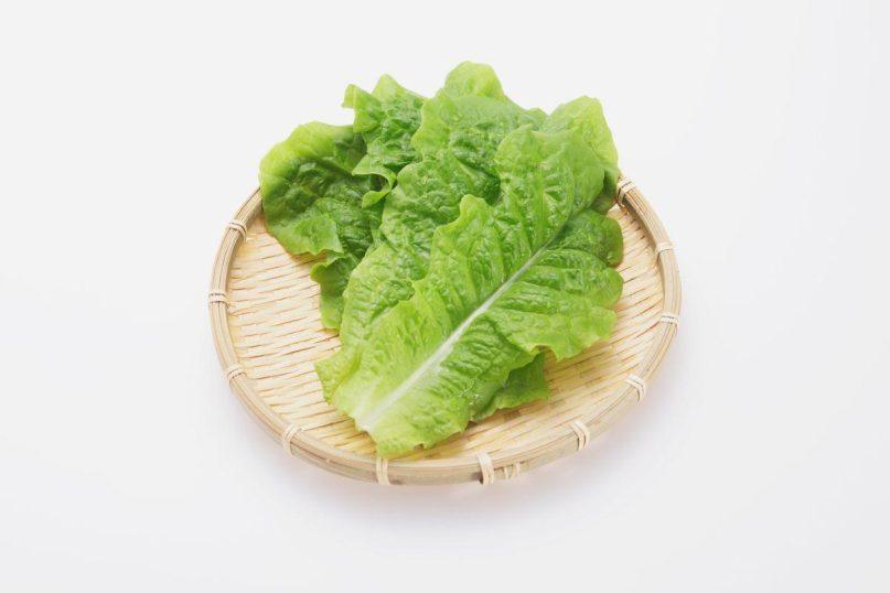 Ką daryti, jei šviežių salotų lapai prarado savo šviežumą: neskubėkite jų išmesti