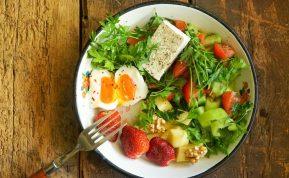 Ką valgyti pusryčiams, jei norite numesti svorio: mitybos eksperto patarimai