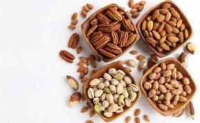 Kada geriausia valgyti riešutus: ryte ar vakare?