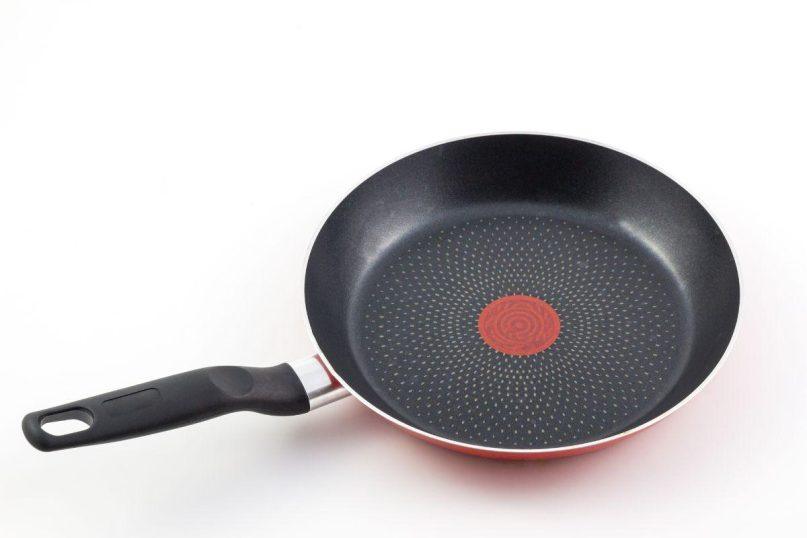 Kaip išvalyti nerūdijančio plieno keptuvę: paprastos naminės priemonės