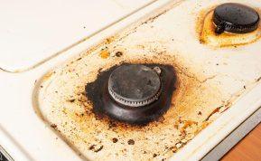 Kaip išvalyti nešvarias viryklės groteles?