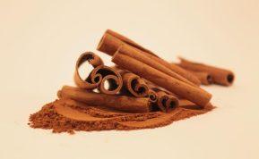 Kaip naudoti cinamoną: netikėčiausi panaudojimai namuose