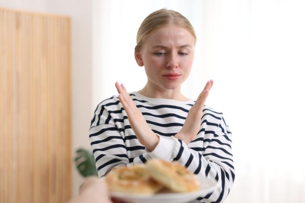 Kaip suprasti, kad mūsų kūnas netoleruoja alkoholio, glitimo, pieno ir cukraus? Kodėl svarbu atpažinti maisto netoleravima laiku