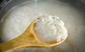 Kaip tinkamai virti ryžius, kad šie būtų nepamainomas garnyras?