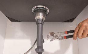 Kasdienės klaidos, dėl kurių užsikemša kriauklė