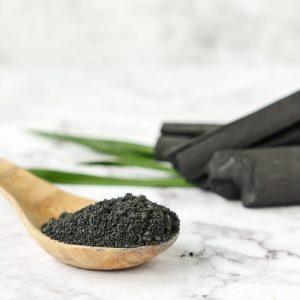 Kodėl aktyvinta anglis turi būti įdėta į augalų vazonus?