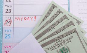 Kodėl atlyginimo dieną neturėtumėte švaistyti pinigų?