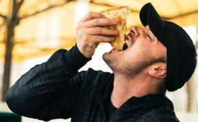 Kodėl greitas valgymas yra labai kenksmingas: pavojus, apie kurį žino ne visi