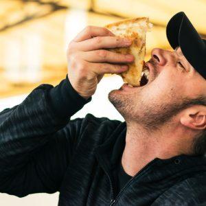 Kodėl greitas valgymas yra labai kenksmingas: pavojus, apie kurį žino ne visi