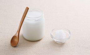 Kodėl skalbiant skalbimo mašinoje vertėtų naudoti druską?