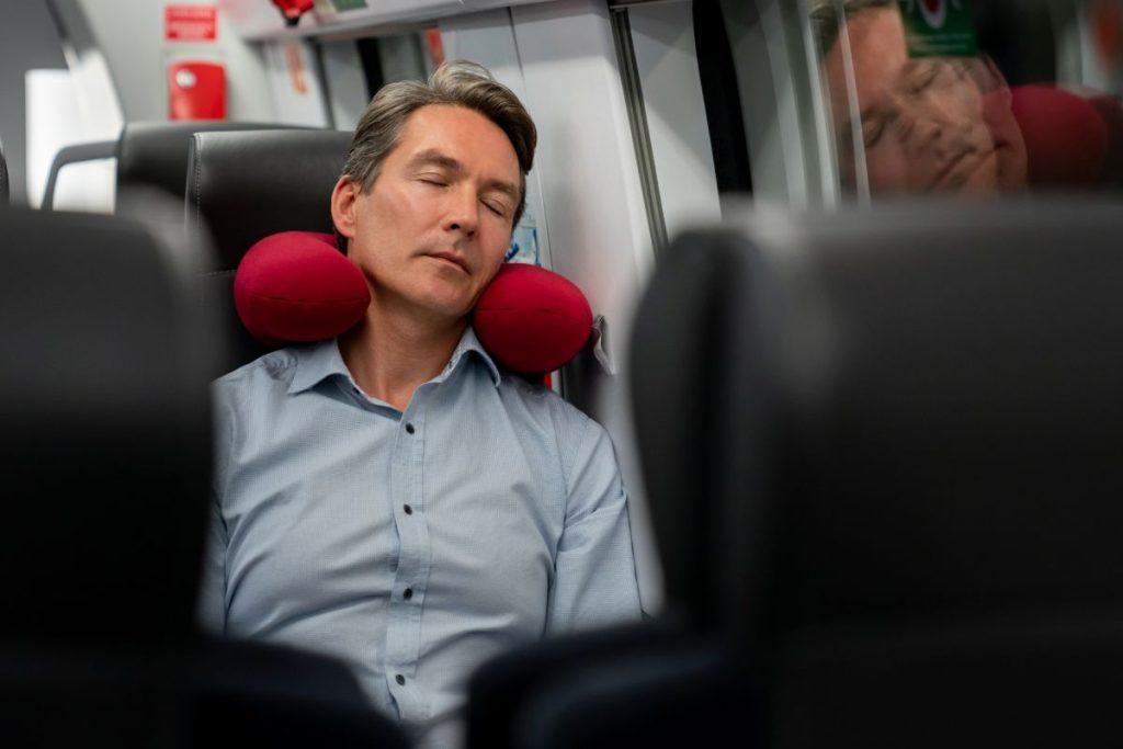 Kodėl sunku užmigti keliaujant