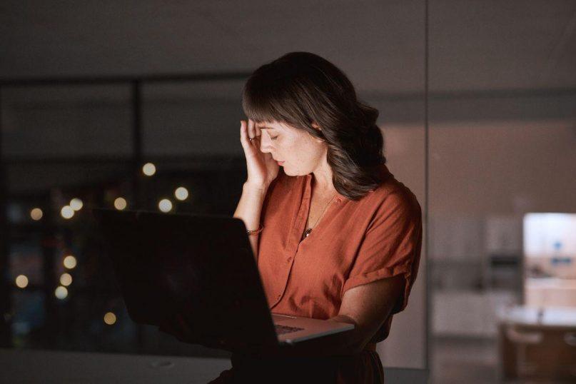 Kodėl, sutrumpėjus šviesiajam paros metui, sumažėja darbingumas ir pradedame jausti energijos stoką?