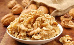 Kokiu dienos metu geriausia valgyti graikinius riešutus?