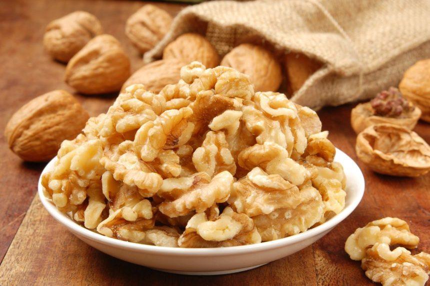 Kokiu dienos metu geriausia valgyti graikinius riešutus?